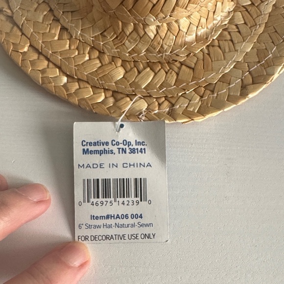 Straw Hats  (4) Miniatures for Crafting Projects Creative Co-Op - Picture 4 of 8